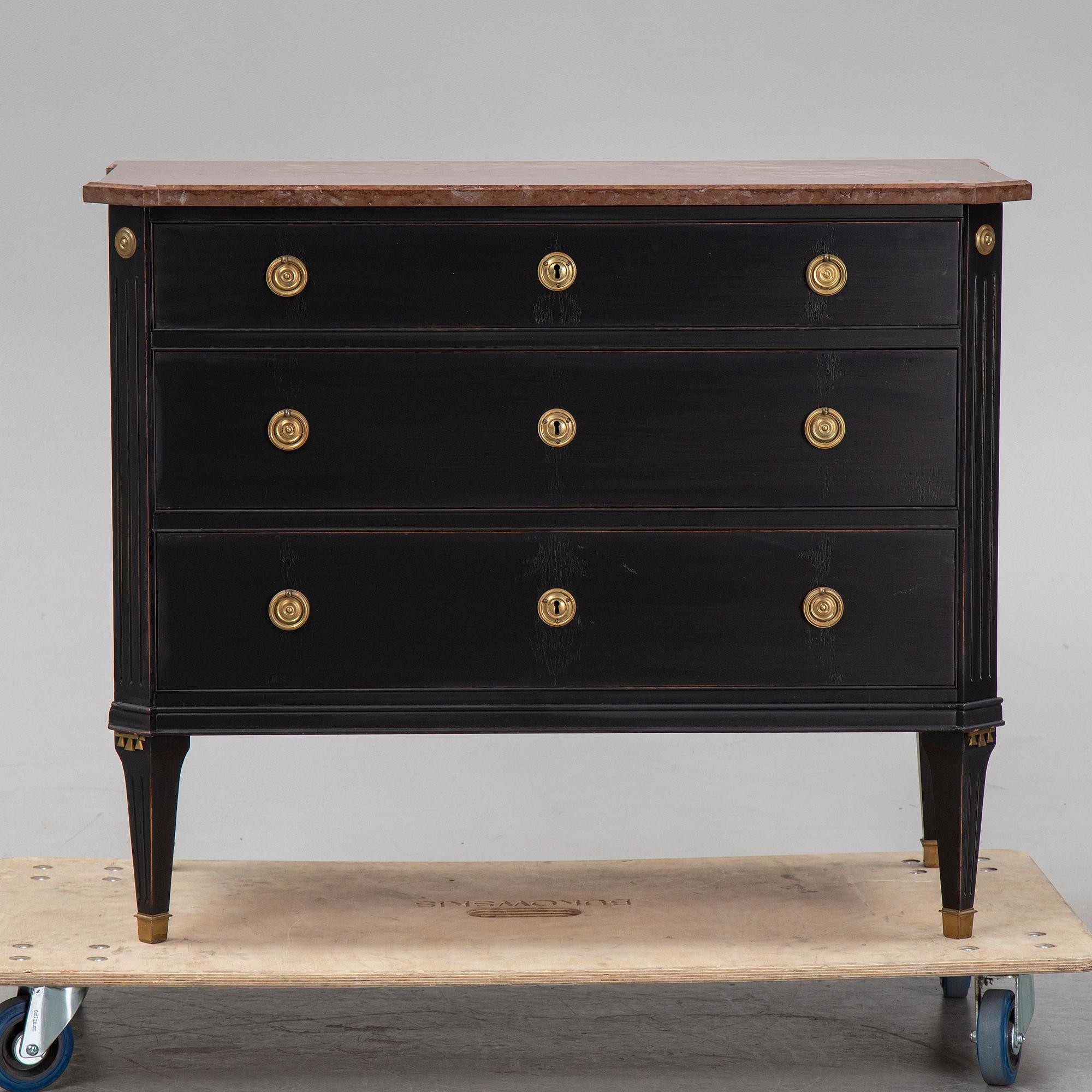 A gustavian style chest of drawers, second half of the 20th century.