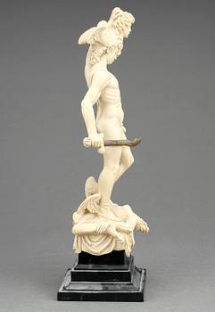 SKULPTUR, konstmassa, sign G. Ruggeri. 1900-talets andra hälft.