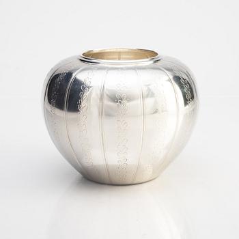 Vase, silver, W.A. Bolin, Stockholm 1943.