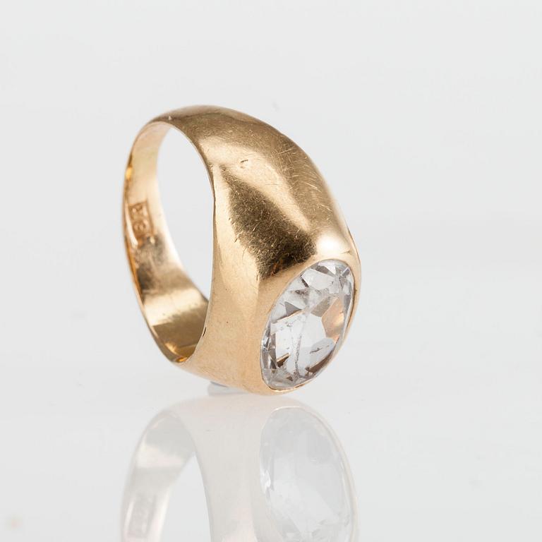 RINGAR, 3 st, 18k guld, bl.a. Borgings, Göteborg, 1978. Total vikt 12 g.