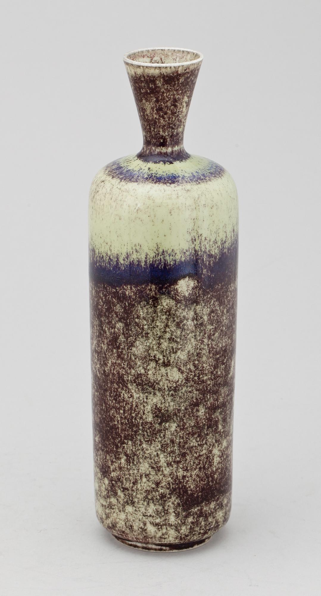 VAS, stengods, Sven Wejsfelt Gustavsberg. Sign o dat -87.