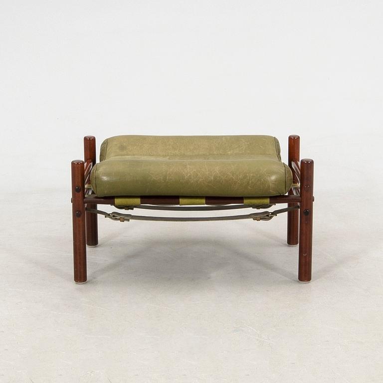 Arne Norell, fåtöljer ett par samt en fotpall "Inca", Norell Möbel AB 1900-talets andra hälft.