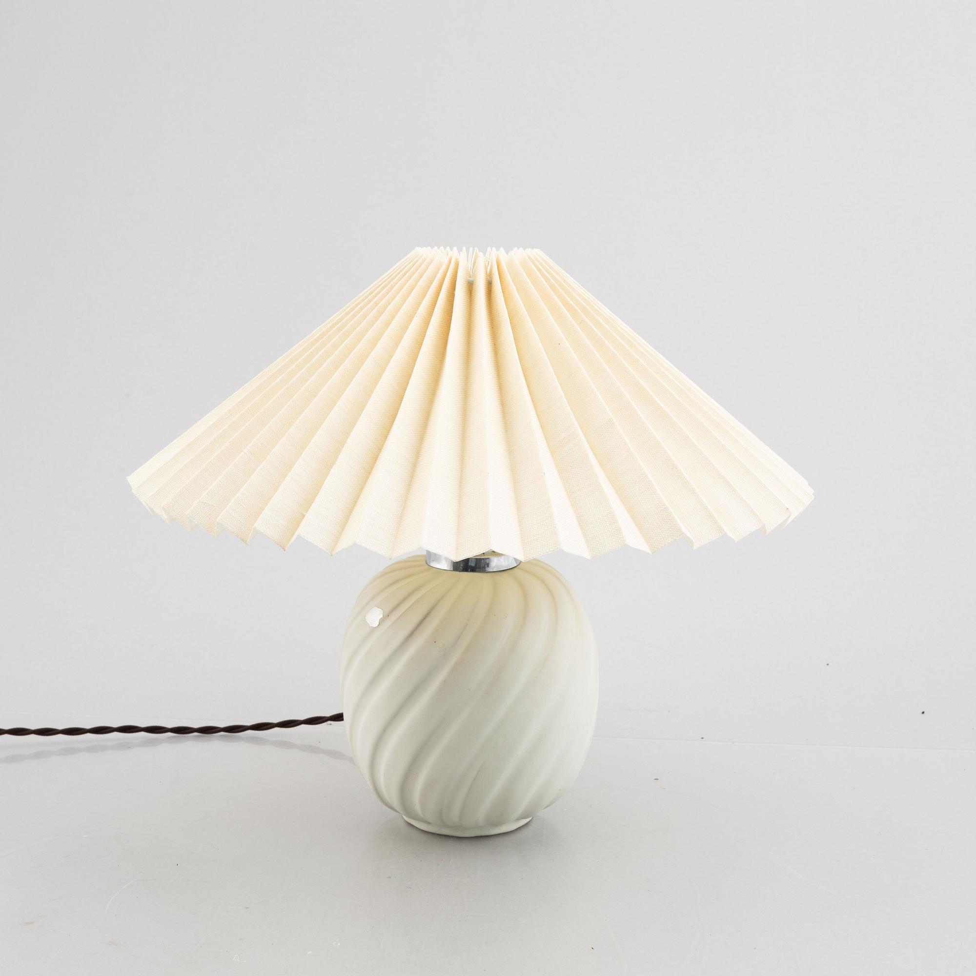 Upsala Ekeby, a table lamp, for Arvid Böhlmarks Lampfabrik, 1930s/40s.