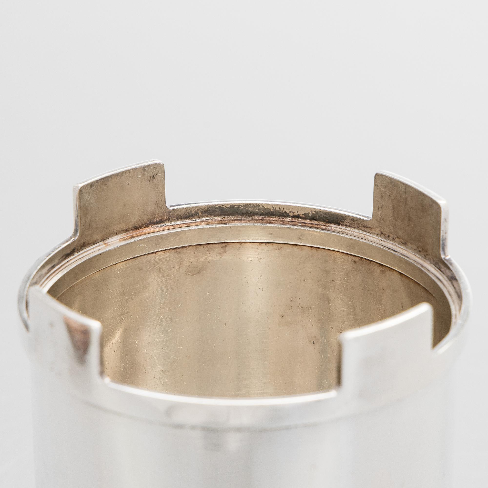 Bertel Gardberg, a stone-lidded silver jar, Kultateollisuus, Turku 1966.