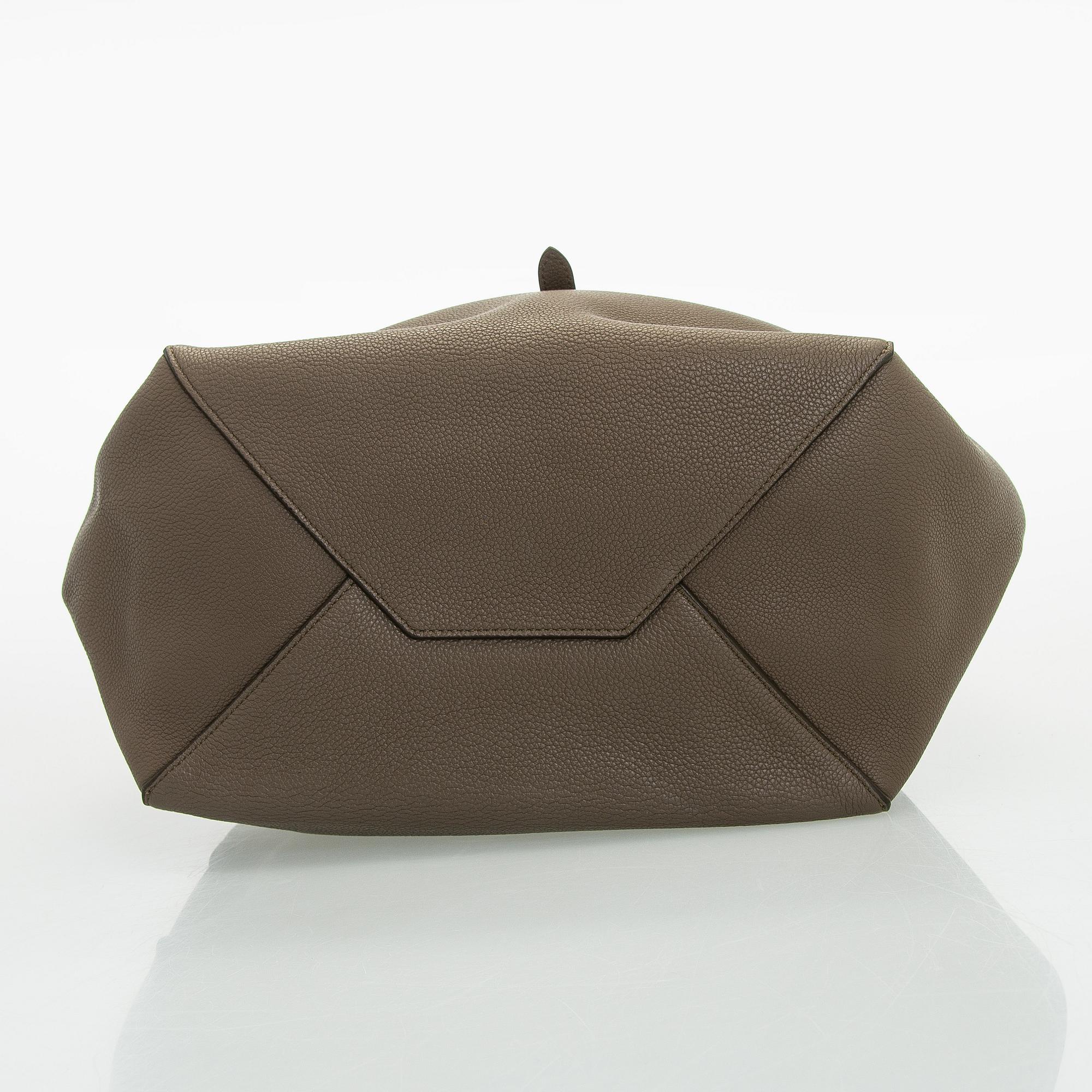 Céline, a 'Cabas Phantom Tote' bag.