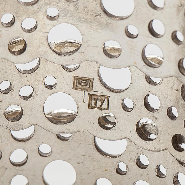 Liisa Vitali, armband, sterlingsilver, "Spets", Westerback, Helsingfors.