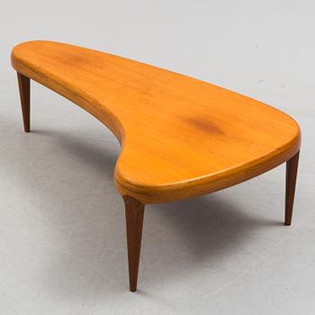 A coffee table by JOHANNES ANDERSEN, soffbord, "Capri", Trensum.