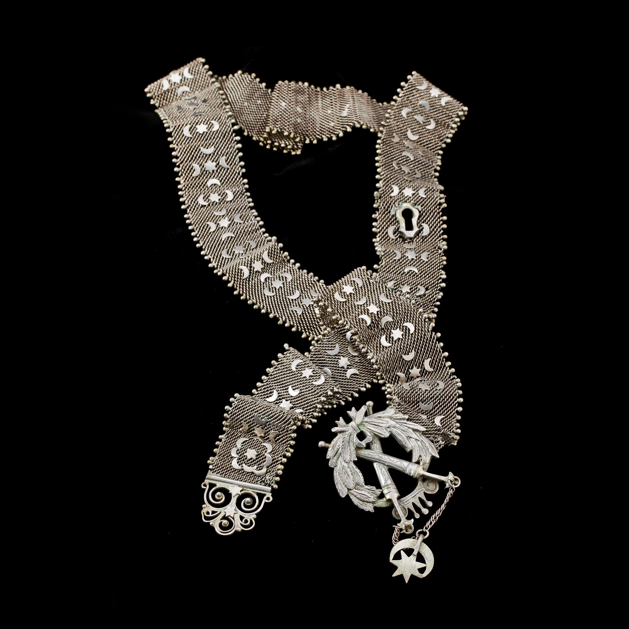 BÄLTE, silver, Turkiet, 1900-talets första hälft. Vikt ca 237.