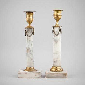 LJUSSTAKAR två st, sengustavianska omkring 1800.