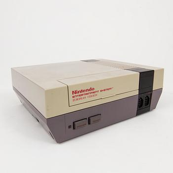 A lot 11 Nintendo 8-bit games and console, Japan, 1980/90s.