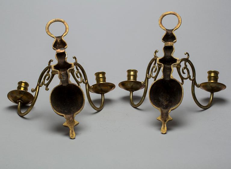 VÄGGAPPLIQUER, ett par, gulmetall, barockstil, 1900-tal.