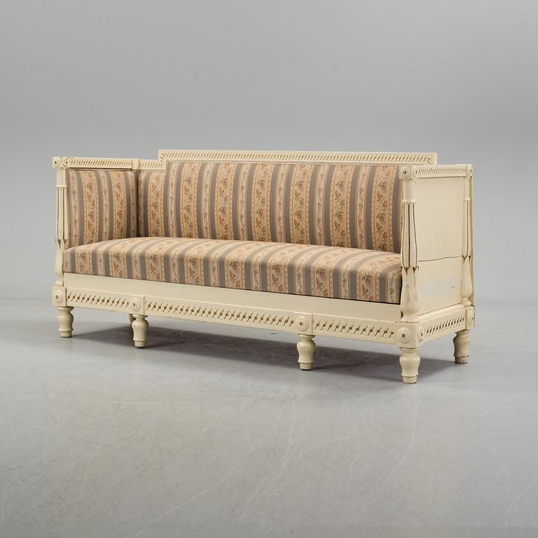 A provincial Gustavian sofa, early 19th Century.