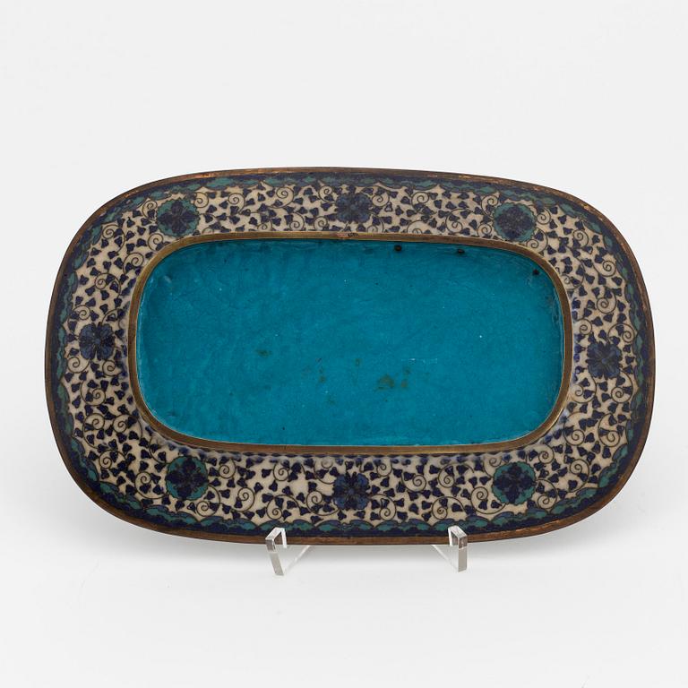 Fat, cloisonné. Japan, Meiji (1868-1912).