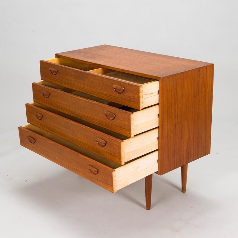 Kai Kristiansen, a teak veneered chest of drawers, FM mobler, Denmark, mid 20th century.