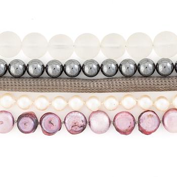Ole Lynggaard clasp in 18K white gold with five necklaces.