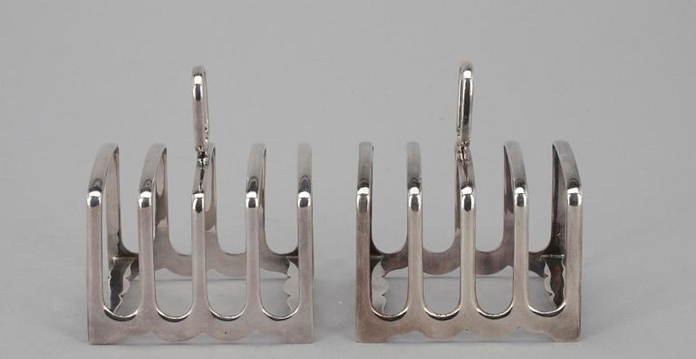 TOASTSTÄLL, ett par, silver, Sheffield 1936. Vikt 229 g.