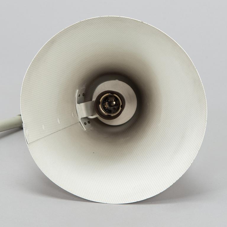 Lisa Johansson-Pape, lattiavalaisin, malli 30-001 Stockmann Orno 1900-luvun puoliväli.