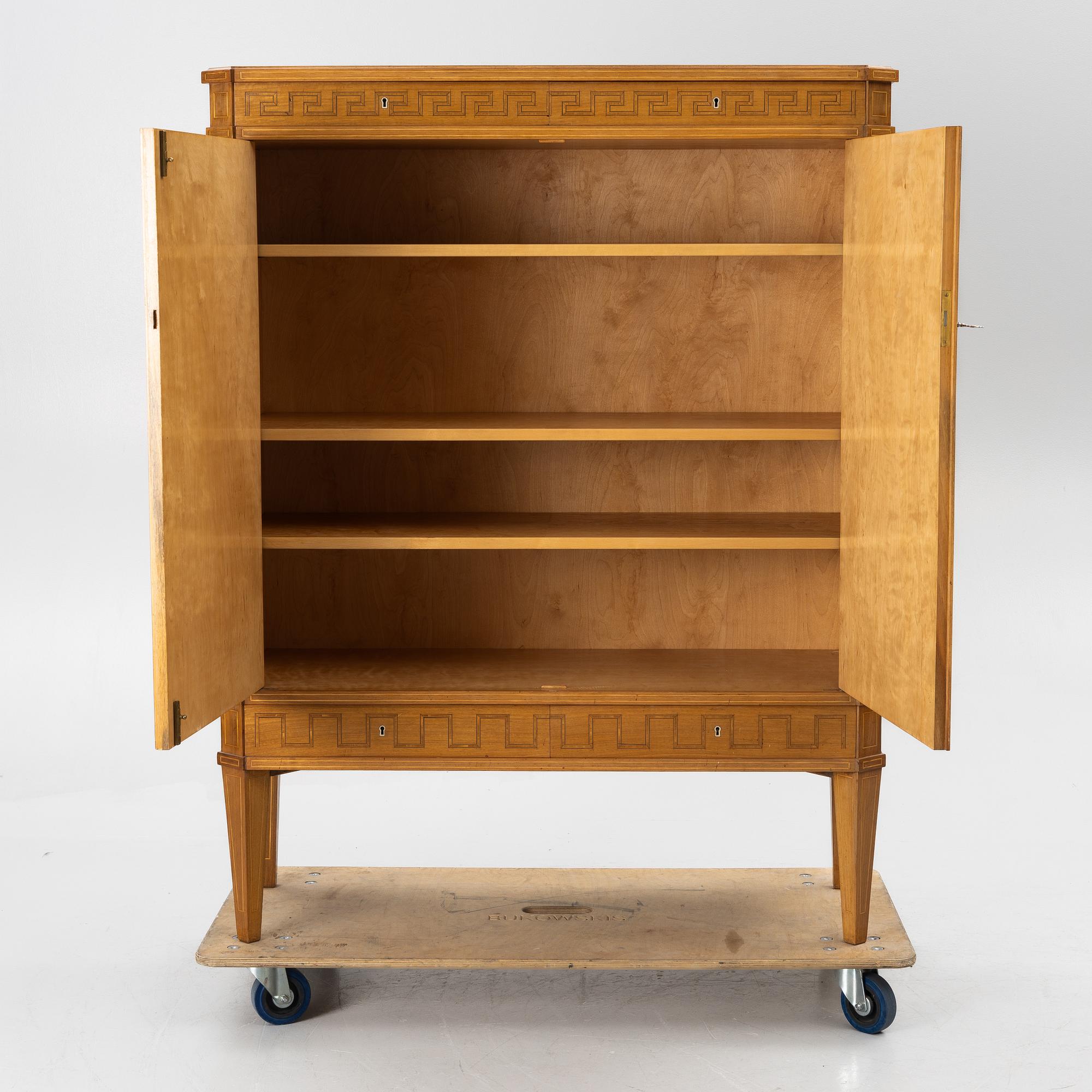 Cabinet/ linen cabinet, first half of the 20th century.