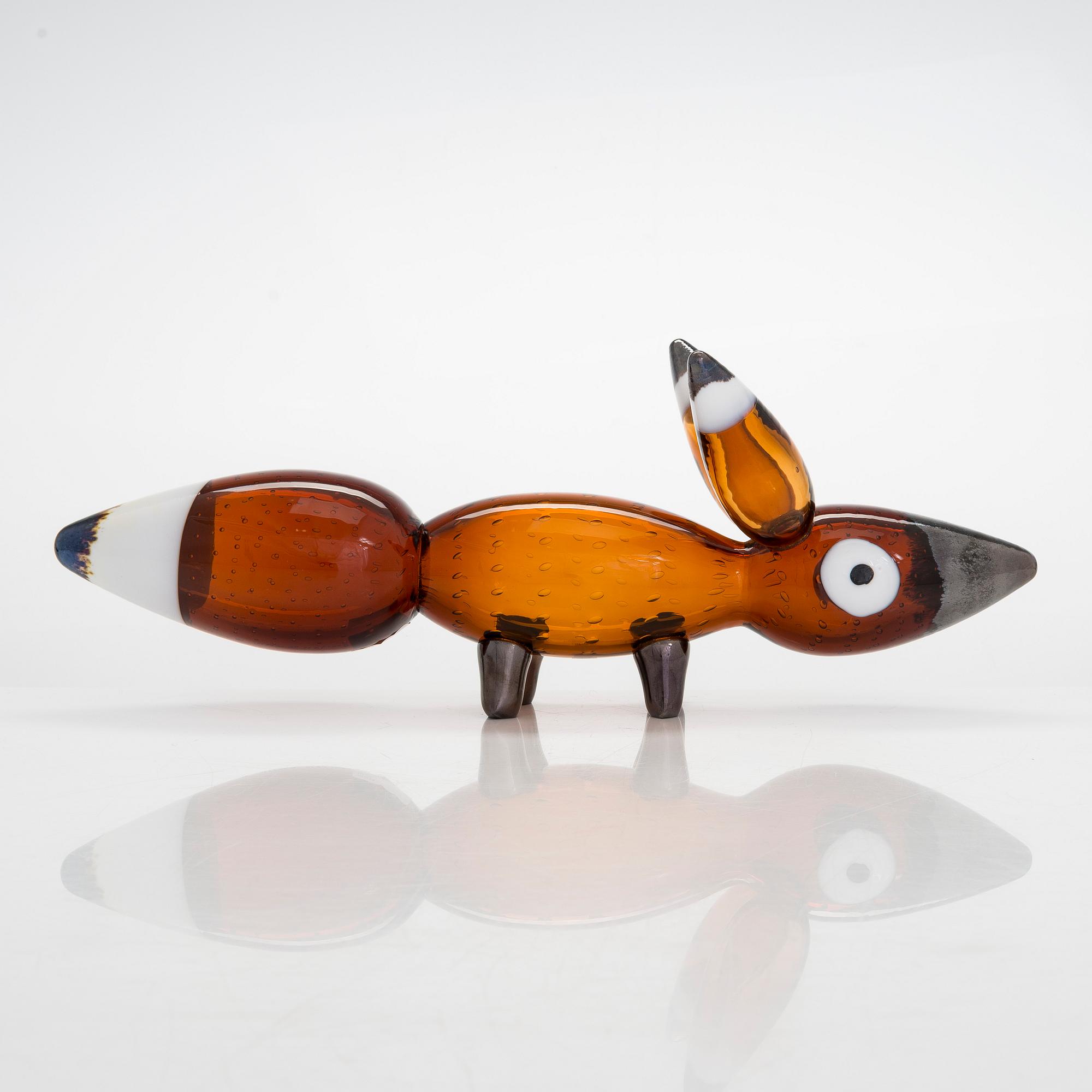 Klaus Haapaniemi, veistos, lasia, "Punaselkä", Iittala. Signeerattu Klaus H. Iittala 717/1000.