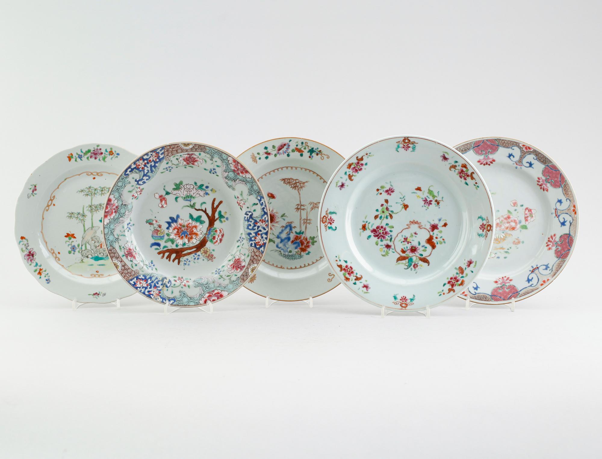 TALLRIKAR, 5 st, porslin, Kina, Qianlong 1736-1795.