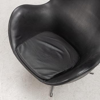 Arne Jacobsen, fåtölj, "Ägget/The Egg Chair", Fritz Hansen, Danmark 1971.