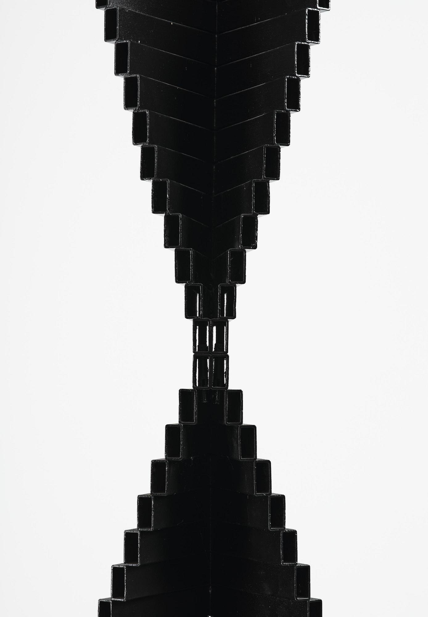 Arne Jones, "Yin-Yang II 1/2".
