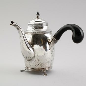 CHOKLADKANNA, silver, Johan Fredrik Björnstedt, Stockholm 1823. Vikt ca 369 gram.