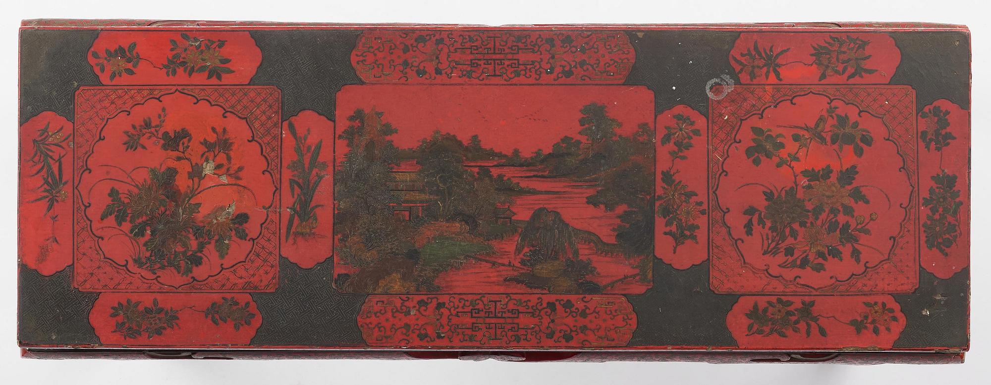 Altarbord, röd lack. Qingdynastin.