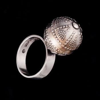 COLLIER, ARMBAND, ÖRHÄNGEN samt RING, silver, Kalevala Koru 1965-67.