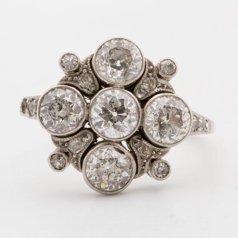 Ring with old-cut diamonds ca 1.60 cts. WA Bolin, Stockholm, 1927.