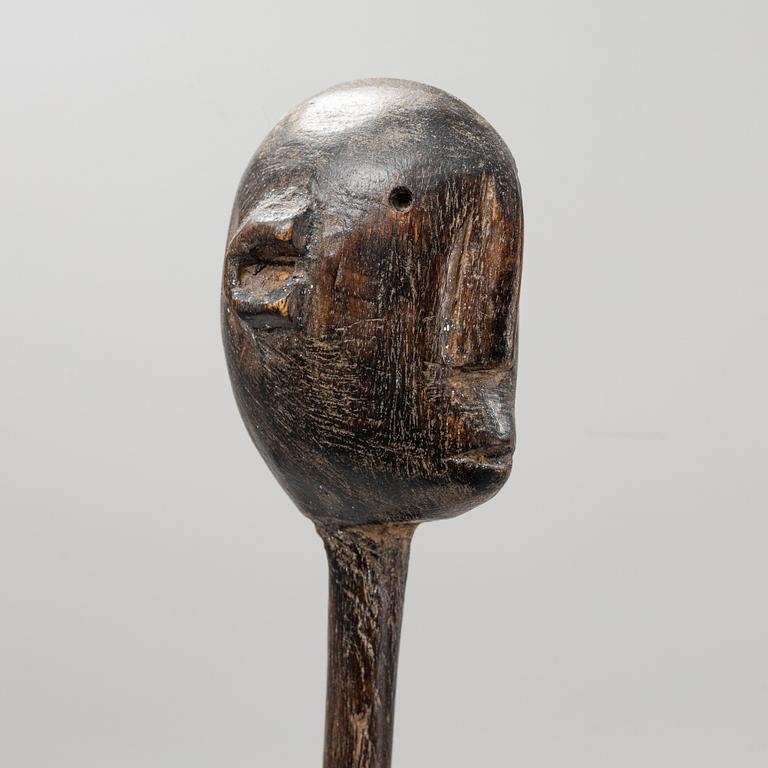 Twelve sculptures, reportedly from Makonde, Tanzania, Luba, Congo, and moore, from the second half of the 20:th century.
