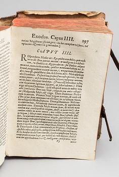 LUCAS OFINDER d., "Quinque Libri Moyfis IVXTA VETE REM SEV VVLGA..." Tyringen anno 1585.