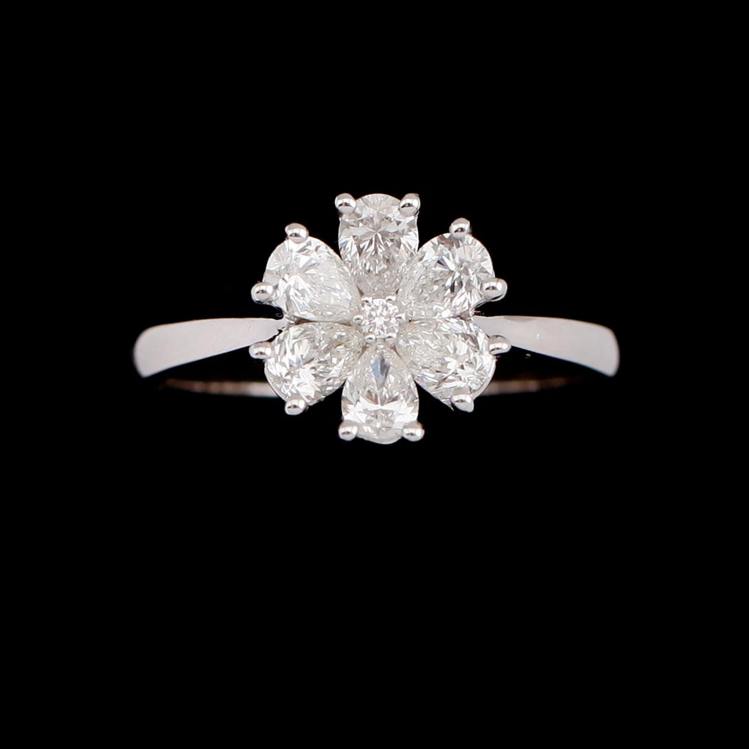 RING, 18 k vitguld, briljantslipade diamanter tot ca 0.99 ct.