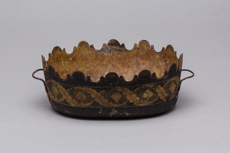 GLASSKÖLJARE, empire, 1800-talets första hälft.