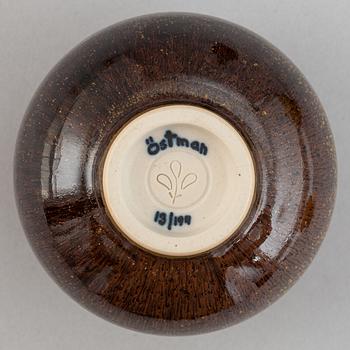 Lasse Östman, a set of four stoneware vases and two bowls.