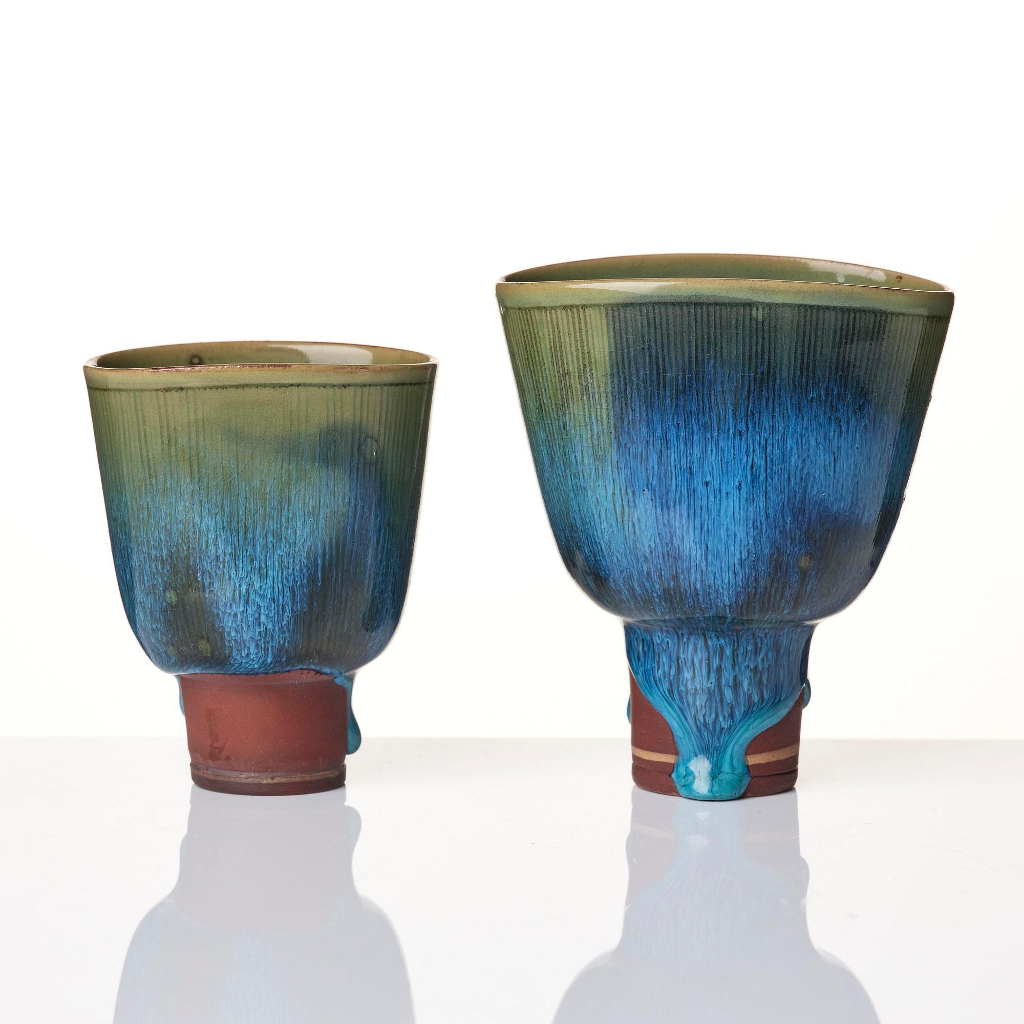 Wilhelm Kåge, a set of three Farsta stoneware footed bowls, Gustavsberg Studio 1950s.