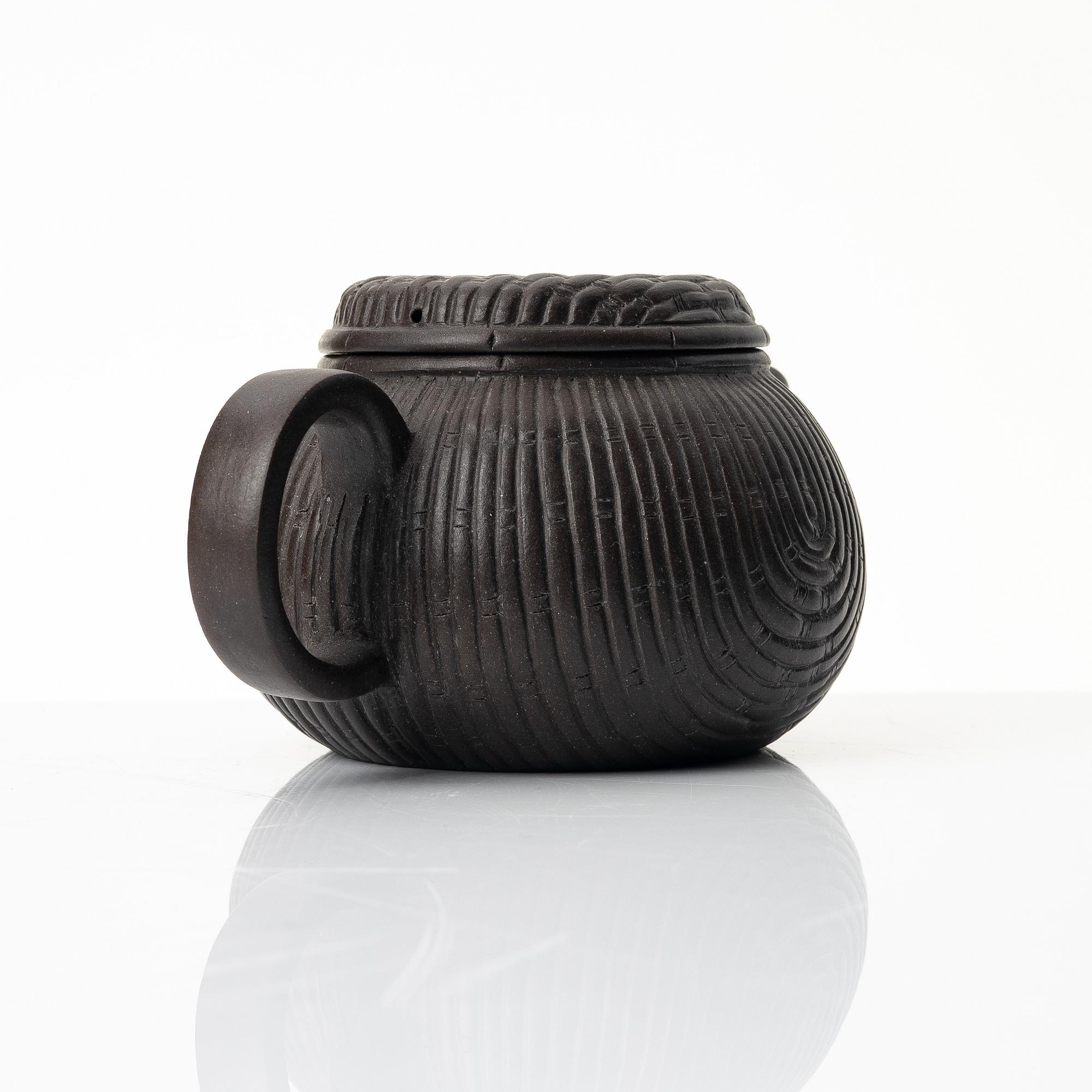 A Chinese yixing 'basket' teapot, 1990s.