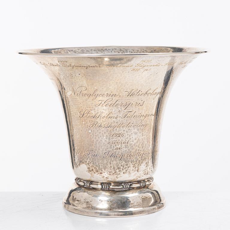 C.G. Hallberg, Skål, silver, Stockholm 1926.