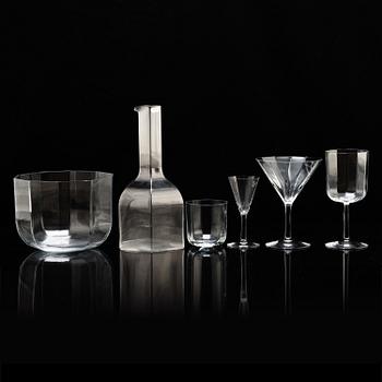 BERYL VALLIEN, a 35-piece 'Oktav' glass service, Kosta Boda.