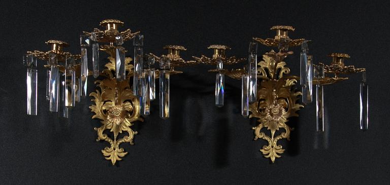 VÄGGLYSTRAR, ett par. Nyrokoko, 1800-talets andra hälft.