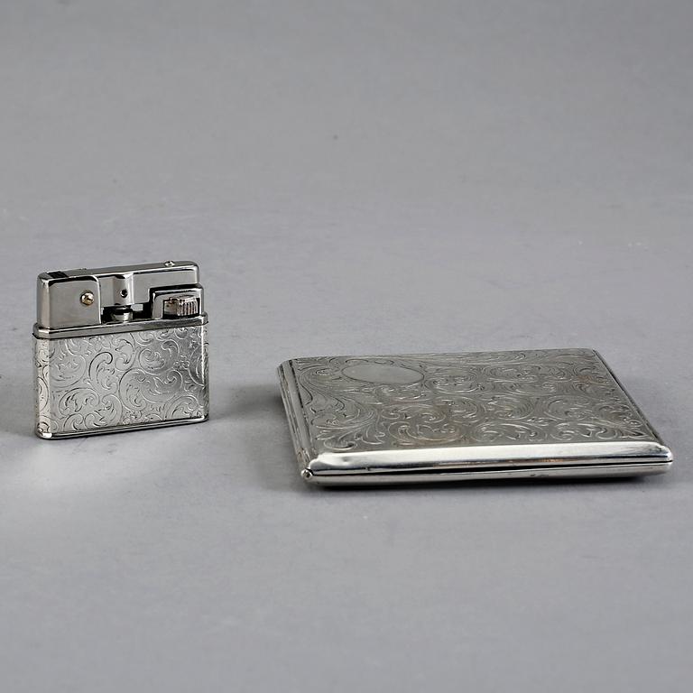 CIGARETTETUI och CIGARETTTÄNDARE, silver, 1900-talets första hälft.