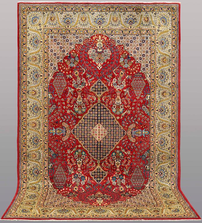 MATTO, Figural Ghom part silk, ca 330 x 210.