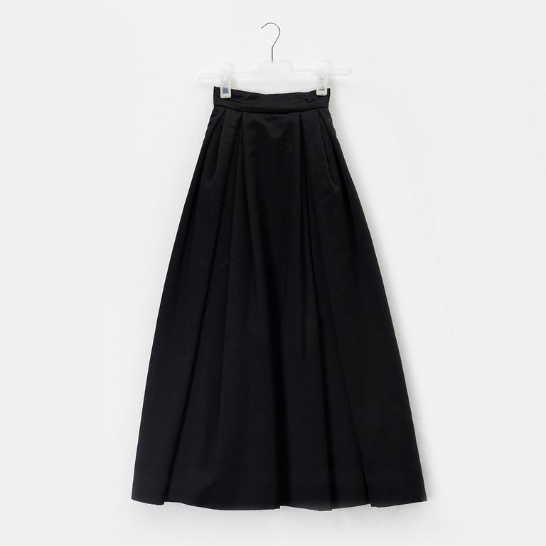 Chanel, a black silk skirt with a collar/top, size 34.