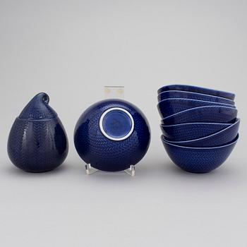 Hertha Bengtsson, 9 pieces of the "Blå eld" service, Rörstrand.