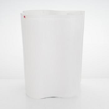 Alvar Aalto, a '3031' vase signed Alvar Aalto.
