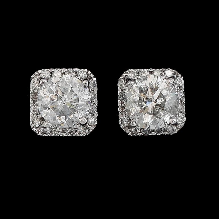 ÖRHÄNGEN, 1 par, 18K vitguld, diamanter tot ca 1.63 ct.