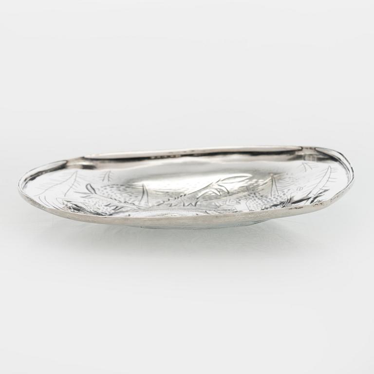 Tapio Wirkkala, A 'Bear hunting' silver dish, Tillander, Helsinki 1953.