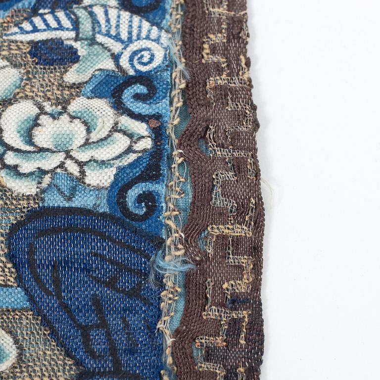 Two kesi silk and metal thread insignias/buzi, Qing dynasty, 19th century.