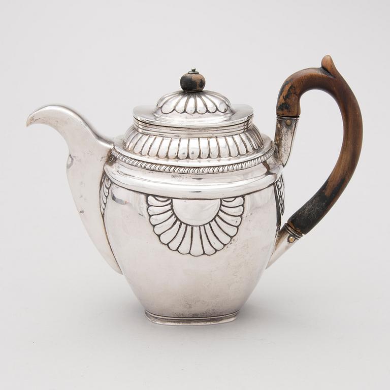 A Russian silver coffee pot, assay mark of Alexander Yashinov (1795-1826), Saint Petersburg.