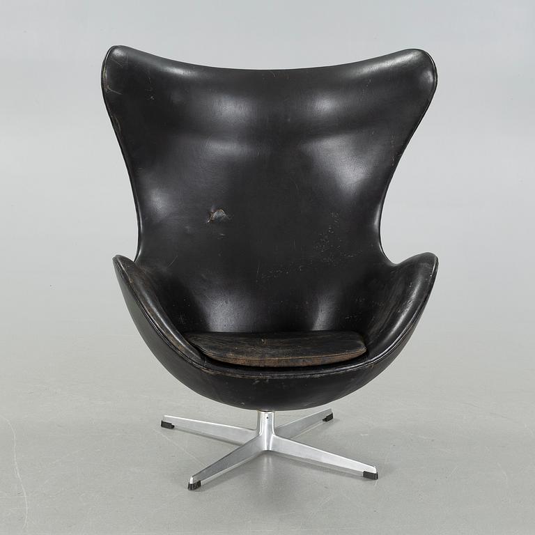 ARNE JACOBSEN, fåtölj, "Ägget", Fritz Hansen, Danmark, 1900-talets andra hälft.